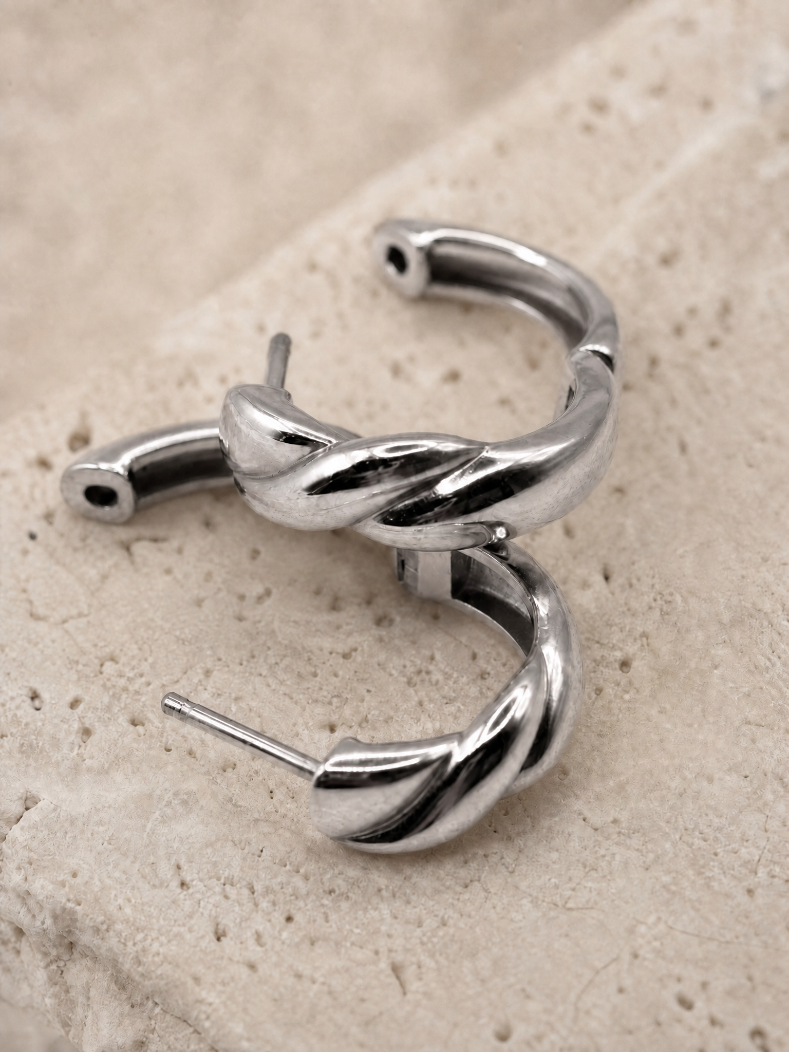 Caladh Twist Huggies Silver