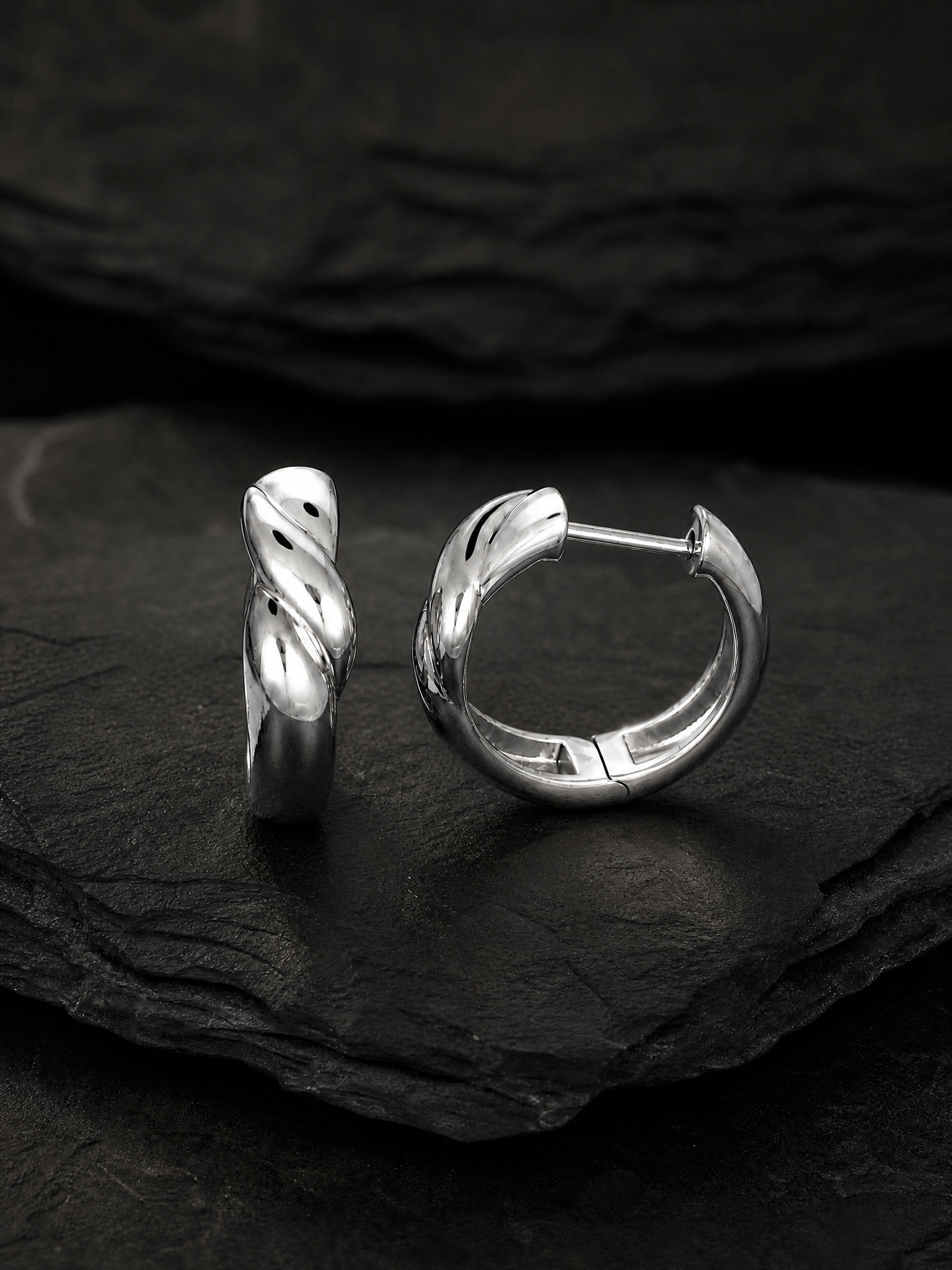 Caladh Twist Huggies Silver