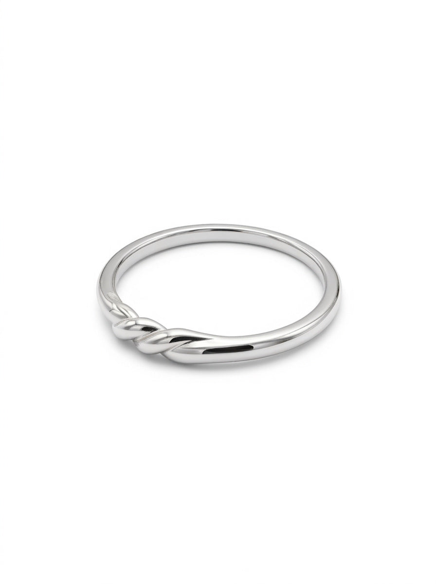 Snáithe Twist Ring Silver